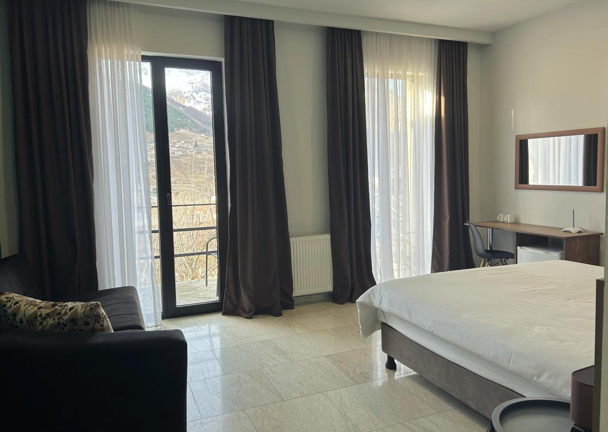 Shushabandi Kazbegi Hotel ภายนอก รูปภาพ