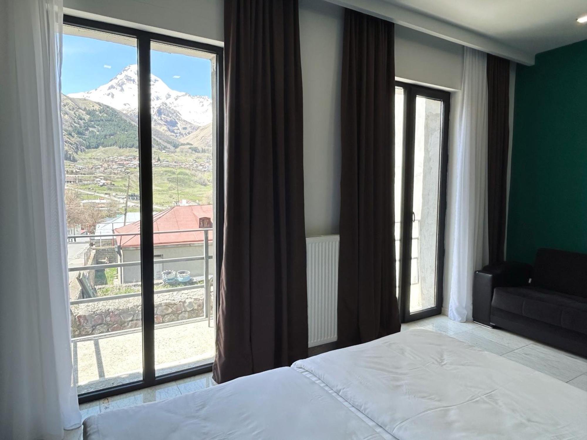 Shushabandi Kazbegi Hotel ภายนอก รูปภาพ